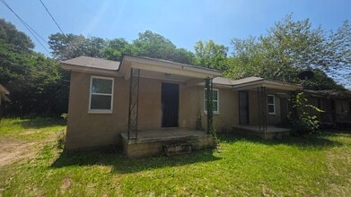 Building Photo - 1404 S Jackson St