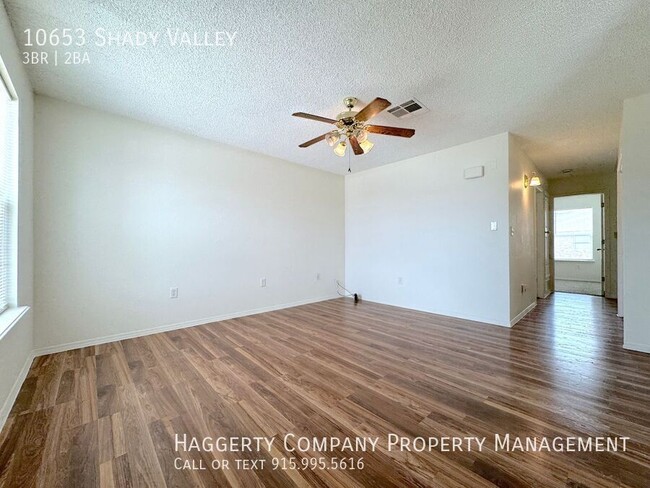 Building Photo - 10653 Shady Valley Dr