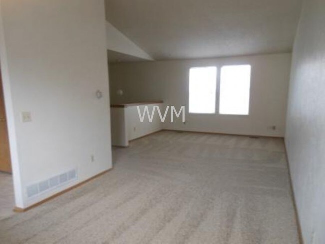 Photo - Aurora East Bi-level with garage House