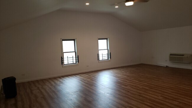 Building Photo - 201 S Harvard Ave