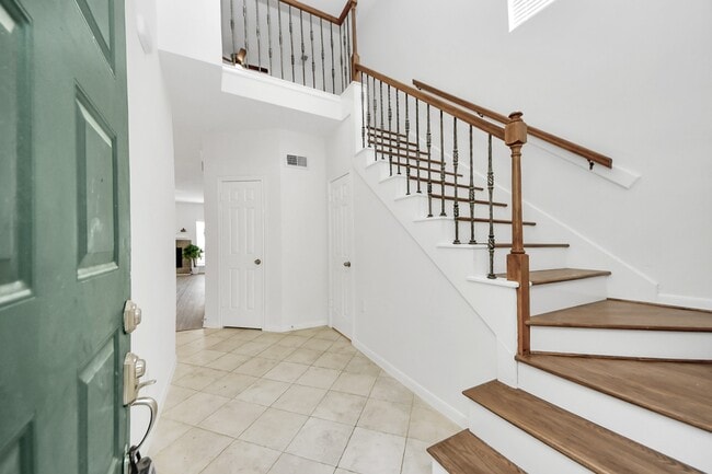Building Photo - 5515 Strack Rd