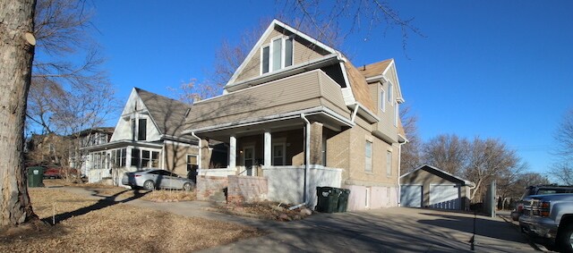 Foto principal - 2040 E St