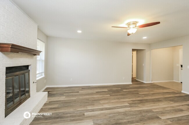 Building Photo - 8712 Dena Ln