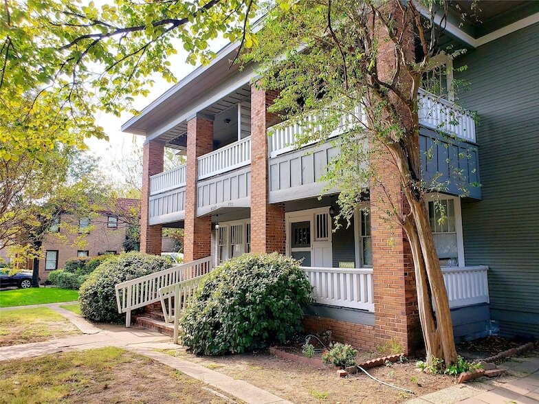 Primary Photo - 4909 Worth St