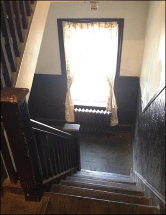 Escaleras en el interior - 112-118 N Hermitage Ave