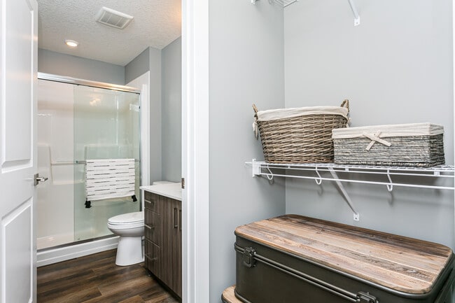 Building Photo - The View at Charlesworth