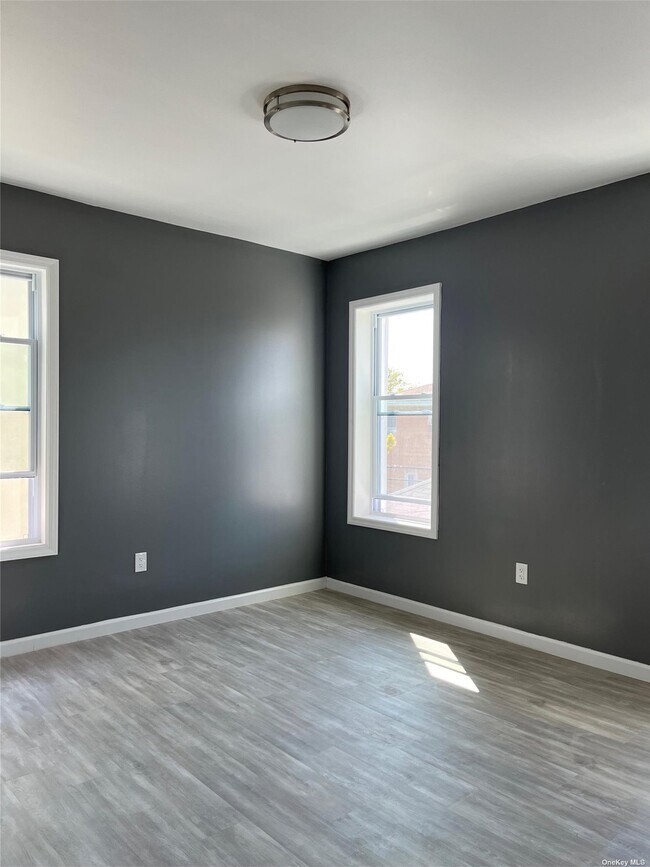 Building Photo - 942 79th St