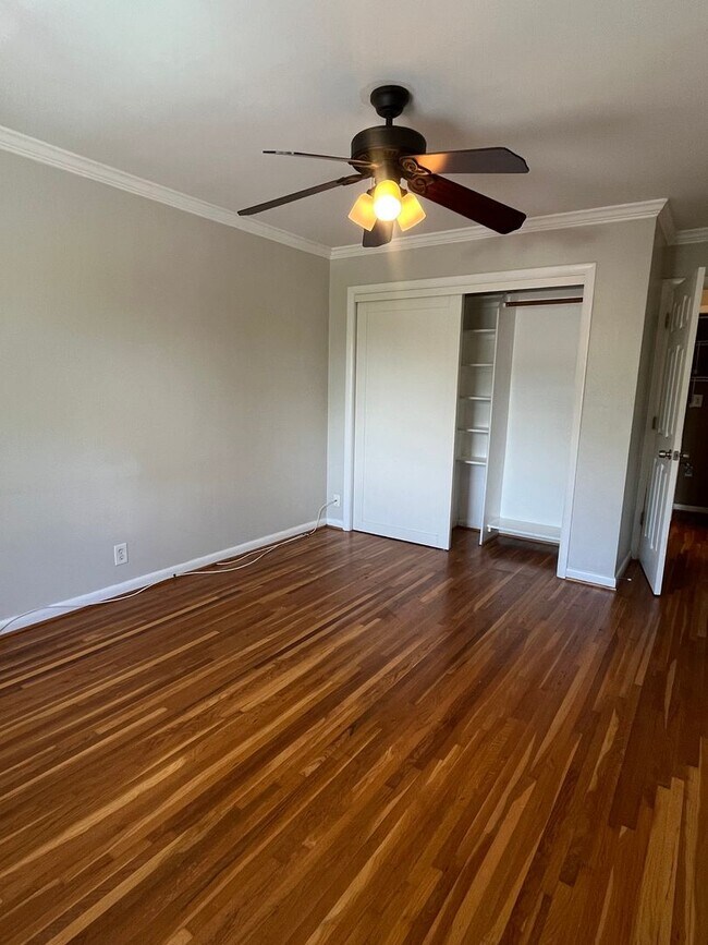 Foto del edificio - HISTORIC WAVERLY One Bedroom One Bath Condo