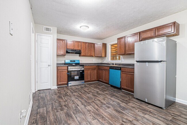 Building Photo - 529 Martindale Ct