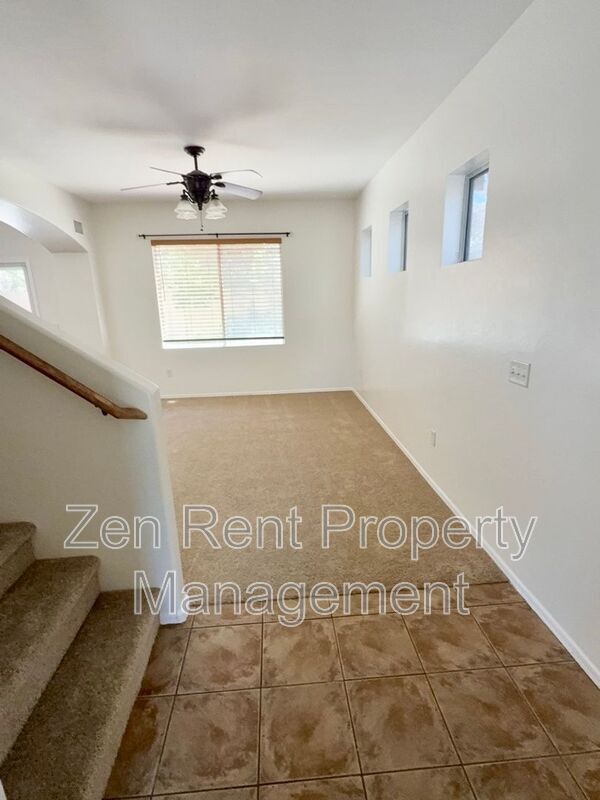Building Photo - 4237 E Windsor Dr
