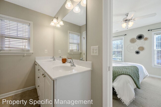 Building Photo - 3 br, 2.5 bath House - 609 Elm Ave