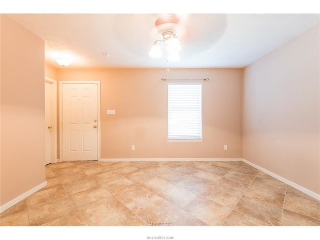 Building Photo - 2602 Symphony Park Dr