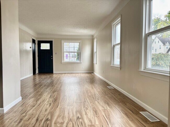 Foto del edificio - 3312 Brookview Blvd