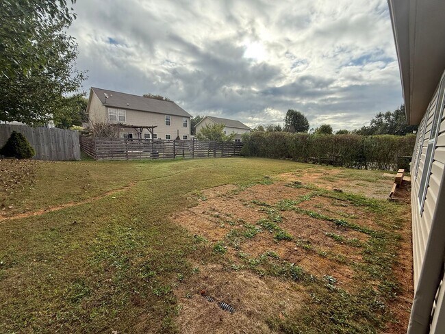 Building Photo - Beautiful 3-Bedroom Home for Rent in Bloom...