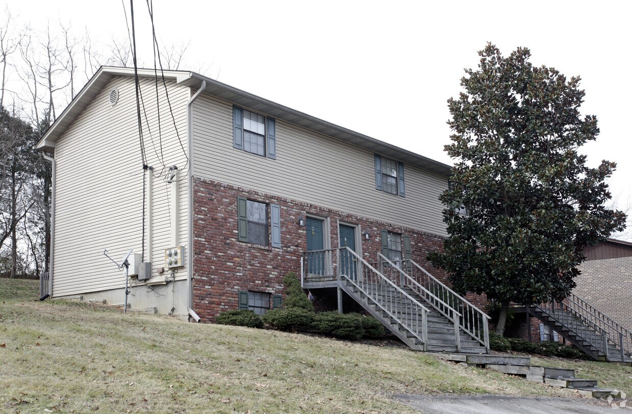 Foto principal - 1000-1005 Summerwood Rd