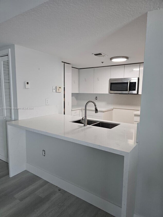 Foto principal - 1650 Coral Wy