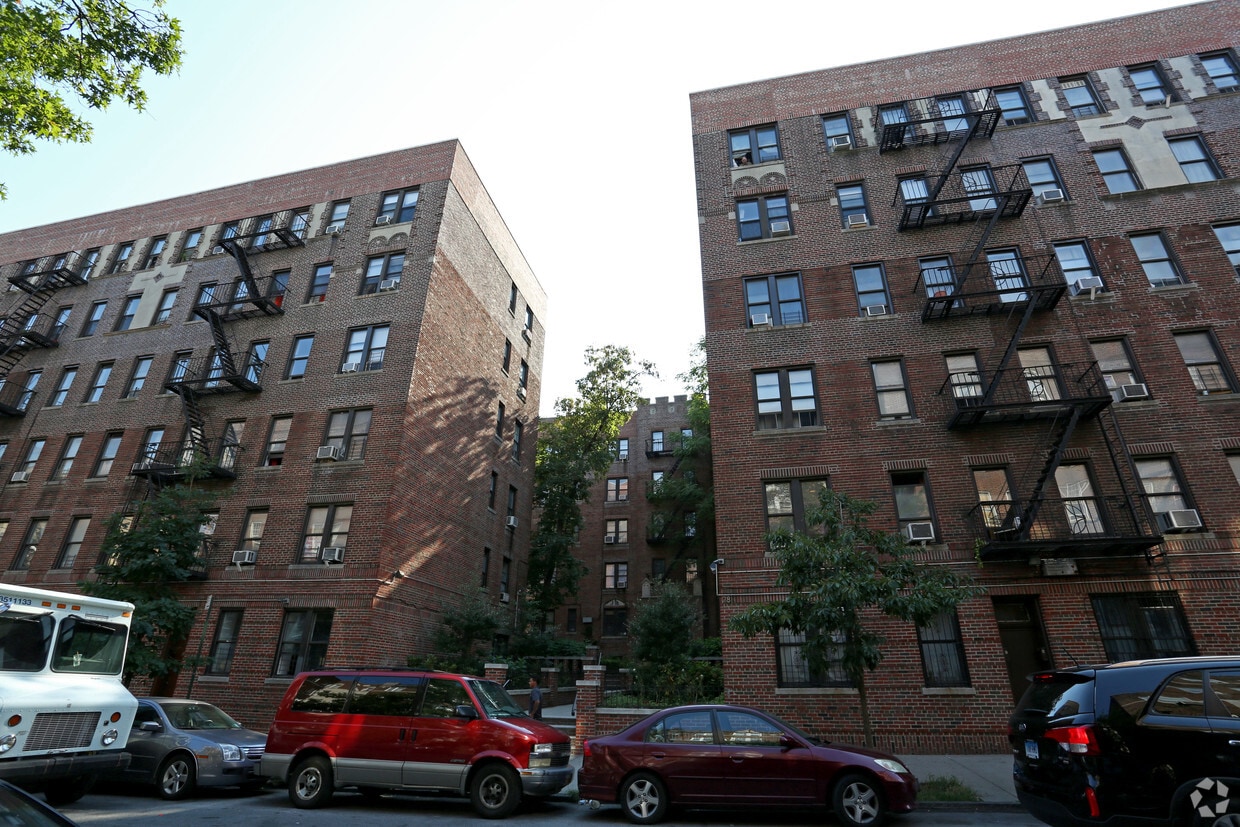 Building Photo - 14-28 Sickles St