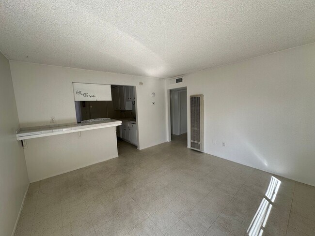 Foto del edificio - 520 Commercial Ave