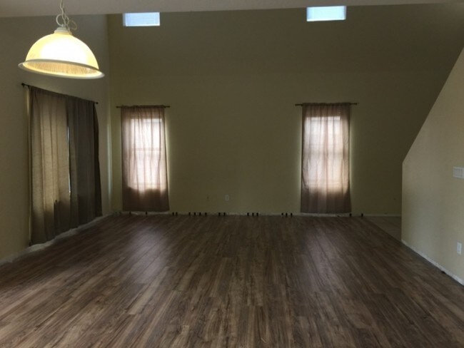 Building Photo - 17305 W Acapulco Ln
