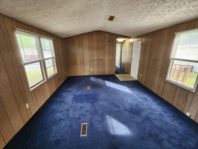 Foto del edificio - 491 Chapman Rd