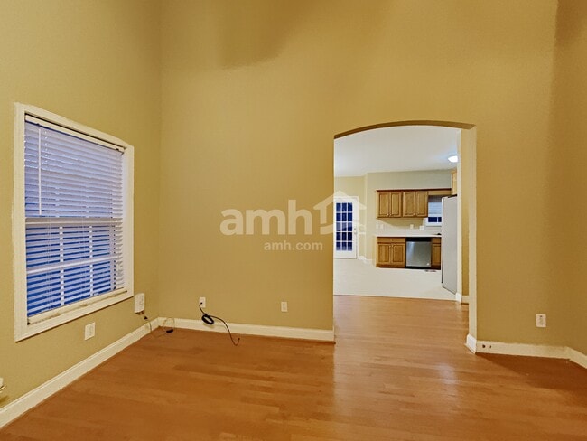 Building Photo - 455 Hearthstone Way