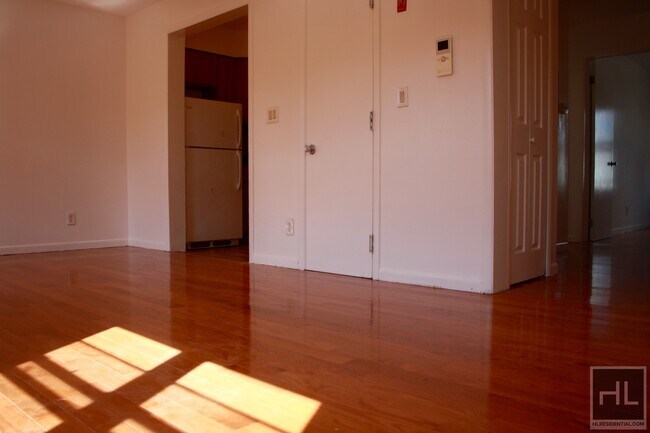 Building Photo - Bedstuy 2BR next to Halsey & Broadway