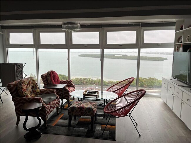 Foto del edificio - 7200 Sunshine Skyway Ln S