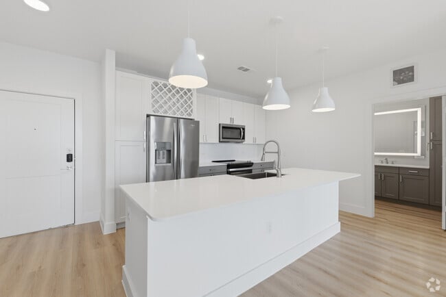 B3 2BR, 2BA - 1,064SF - Kitchen - Lenox Katy Crossing