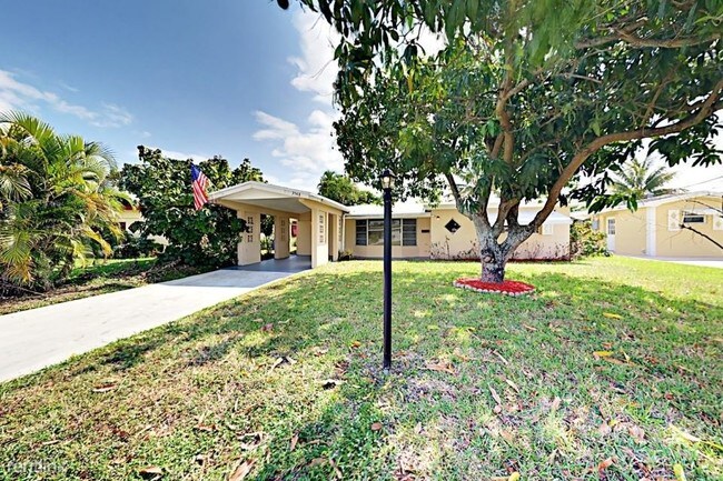 Building Photo - 3548 NW 38th Ave