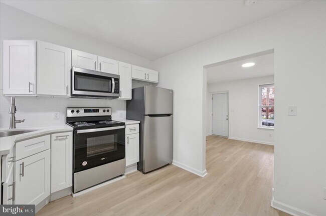 Building Photo - 1452 N 56th St