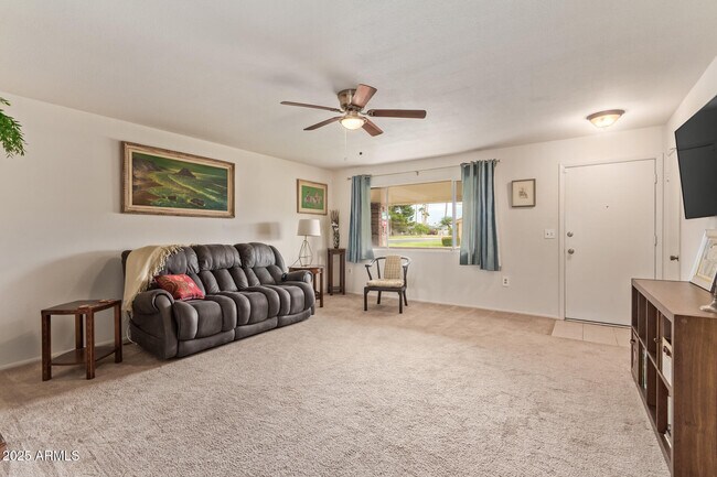 Foto del edificio - 13636 N Redwood Dr