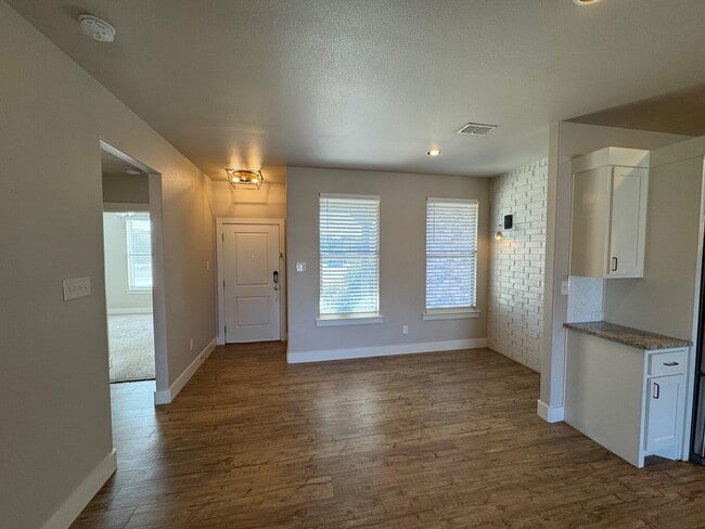 Building Photo - 5606 116th St