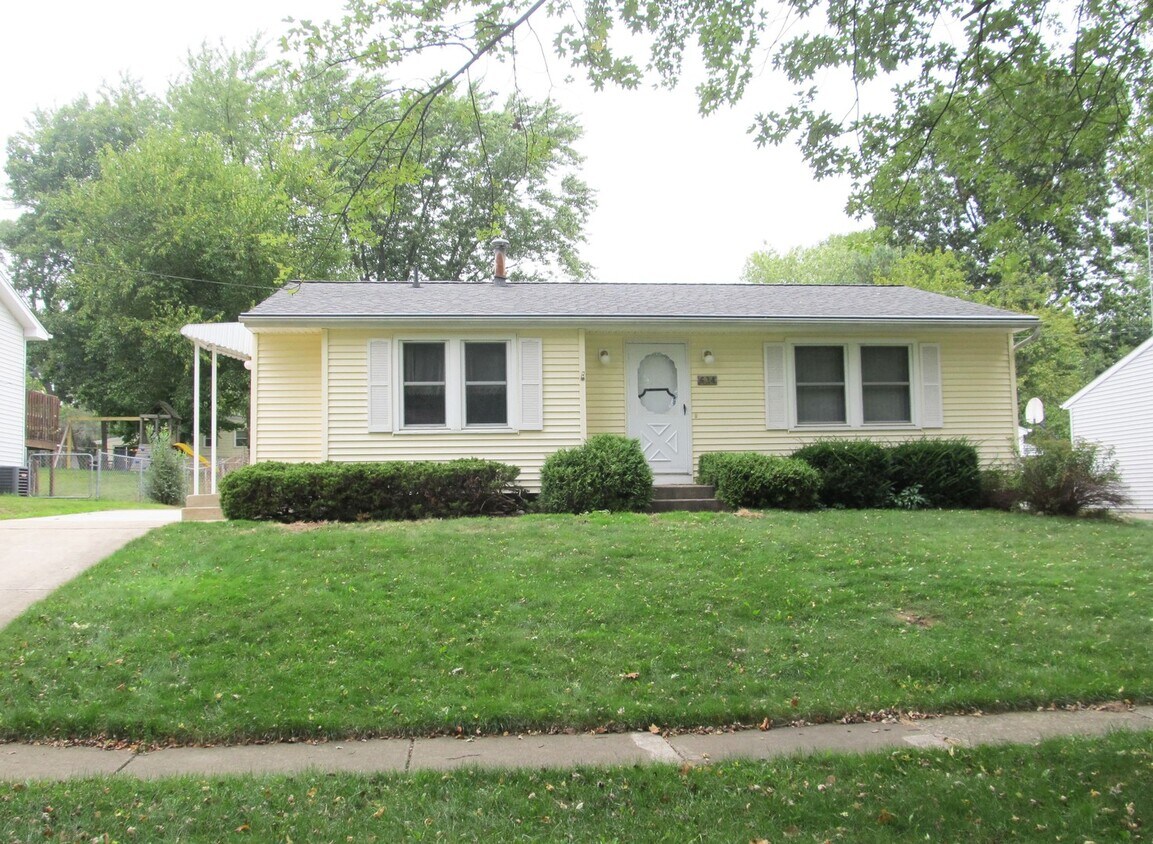 Primary Photo - Cozy 3 Bedroom 1 Bath Ranch in Portage