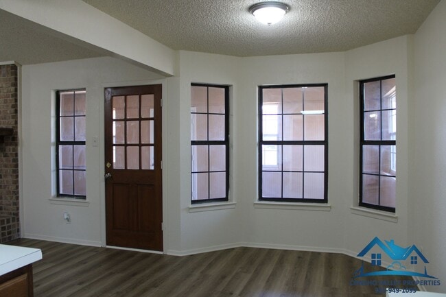 Building Photo - For Rent - 3 Bed/ 2 Bath in Capitol Heights