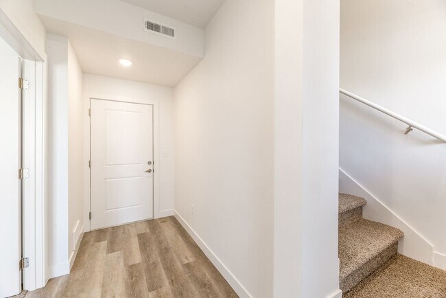 Foto del edificio - Gorgeous Brand New Townhome!