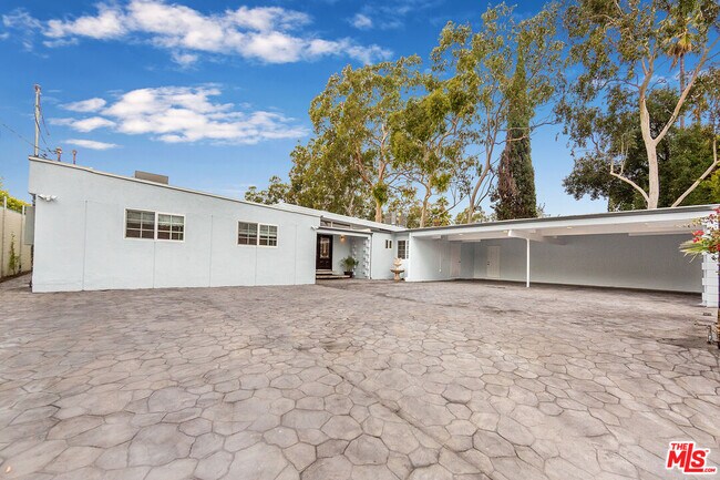 Foto del edificio - 3751 Scadlock Ln