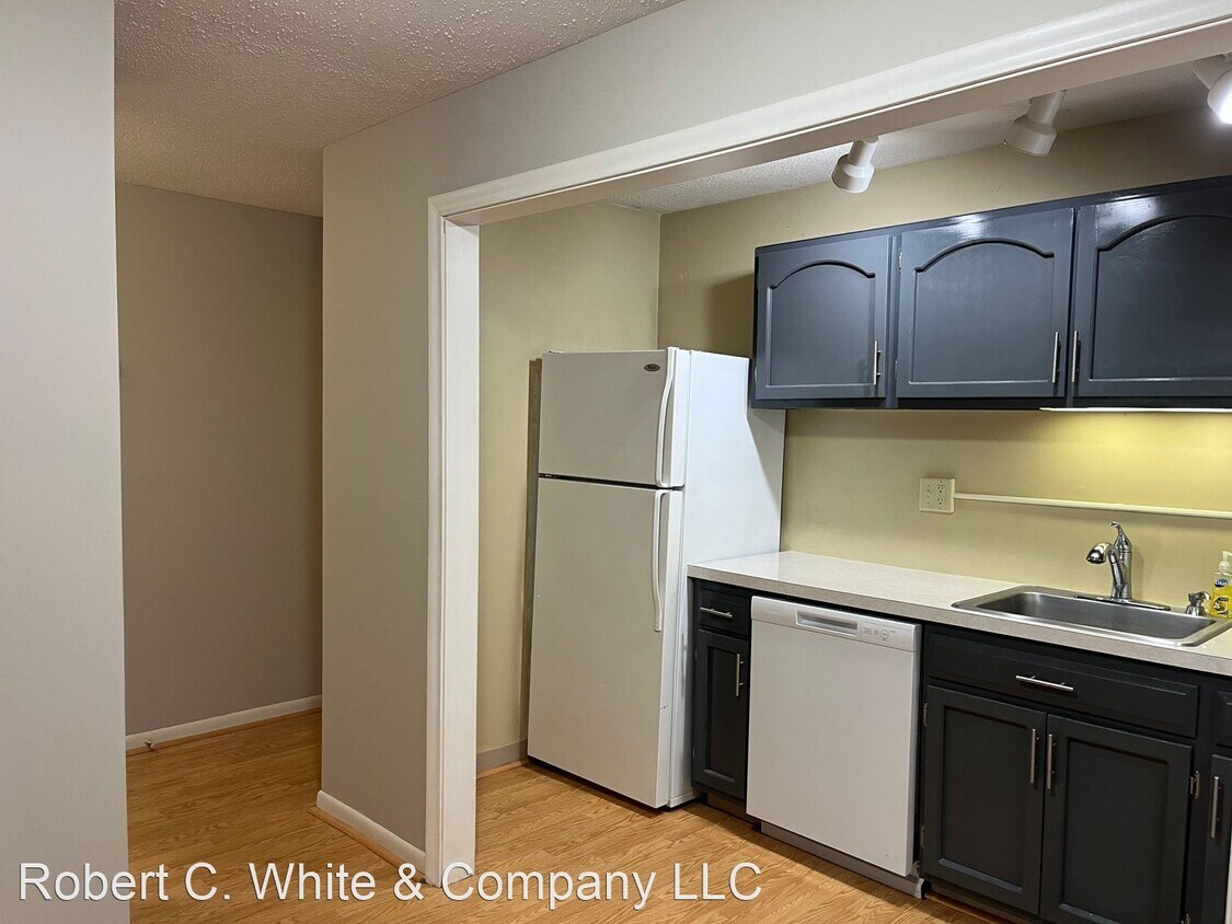 Primary Photo - 1 br, 1 bath House - 7 Country Squire Driv...