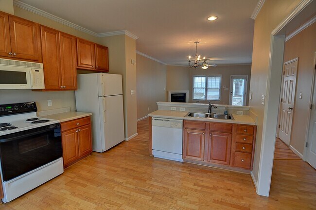 Foto del edificio - Light, Bright Governor's Village Townhome