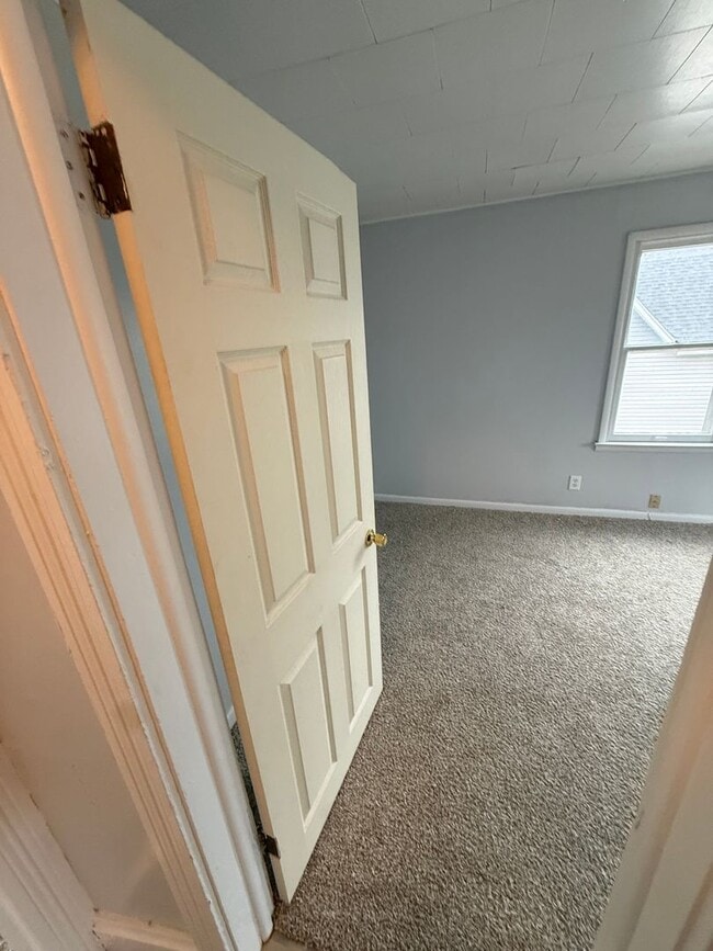 Building Photo - 479 B St