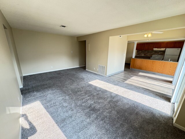 Foto del edificio - 7311 Buckingham Dr