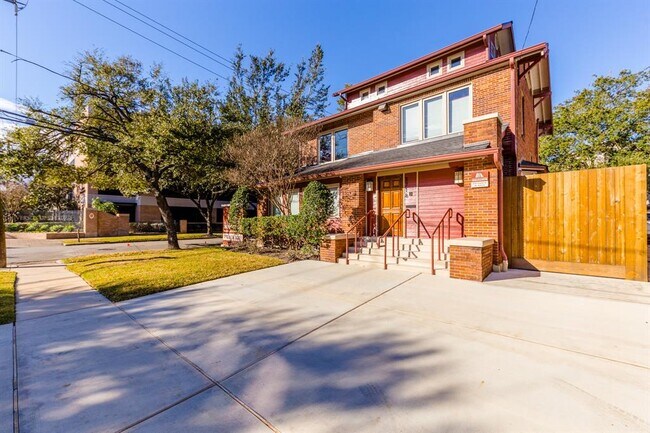 Building Photo - 3718 Mt Vernon St