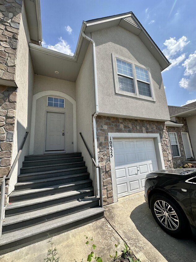 10325 Parkview Ave, Kansas City, KS 66109 Townhome Rentals in Kansas