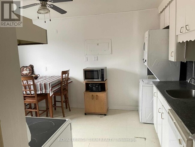 Photo du bâtiment - 482 Vernon Ave