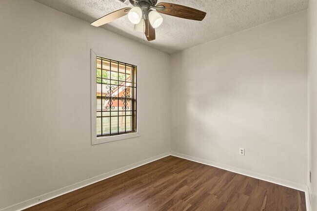 Foto del edificio - 2315 Leffingwell St