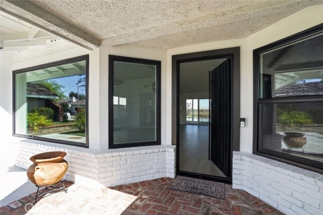 Foto del edificio - 28131 Florence Ln