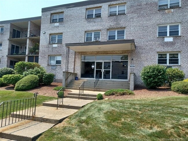 Outside front - 308 Meadowside Rd