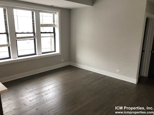 Foto del edificio - 2618 N Rockwell St