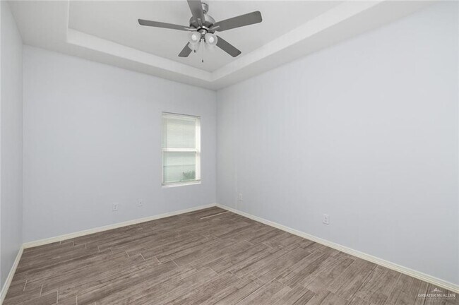 Building Photo - 308 S Retama Ln