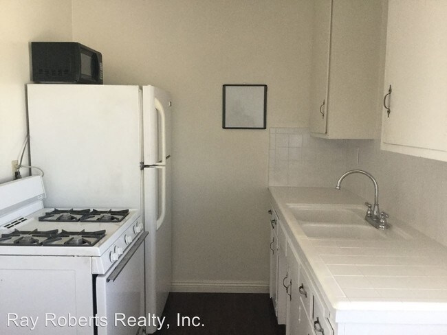Foto del edificio - 505-507 Eastmont Ave