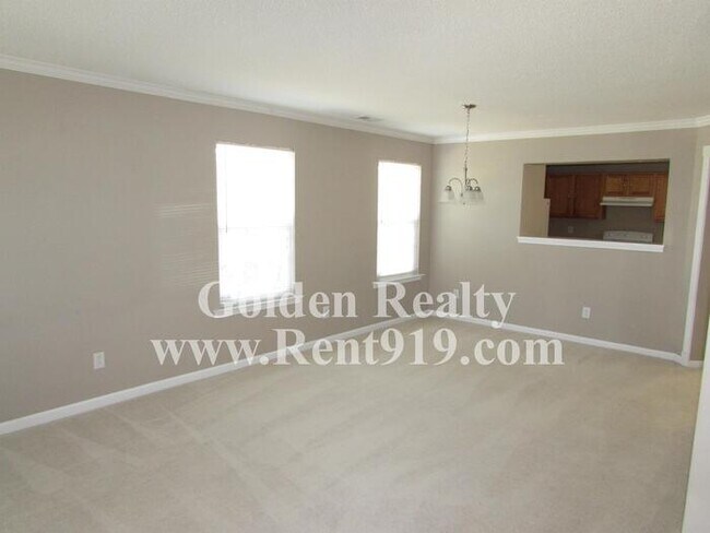 Foto del edificio - Move in ready and waiting for YOU!